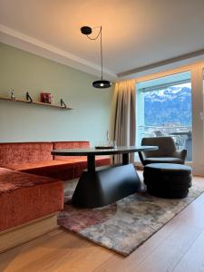 HOP Apartments & Suites的休息区