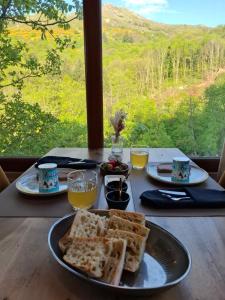 Jídlo v hotelu nebo okolí + 18 fotografií