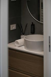 Fotografie z fotogalerie ubytování Prestige Suite Room - Just 30 Seconds Walk to Bernina Express v destinaci Tirano