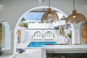 Πισίνα στο ή κοντά στο Boho-Chic Canggu 3 BR Pool Villa - Great Location +33 φωτογραφίες