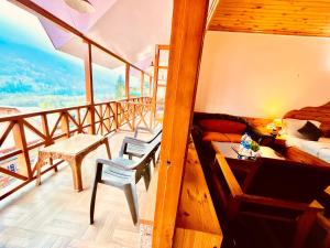 Balkon oz. terasa v nastanitvi Sita Hotel & Cottage, Manali - A Boutique Wellness Hotel