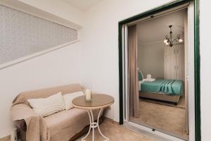 Postel nebo postele na pokoji v ubytování St Nicholas Tsilivi Apts by "elite"