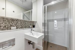 Koupelna v ubytování Yaran Suites