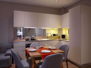 Kuchyň nebo kuchyňský kout v ubytování Movenpick Living Istanbul West