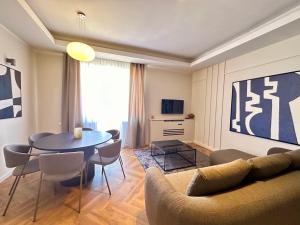 A television and/or entertainment centre at ORANGEHOMES Fantastic 3 bedrooms apartment Dohány street