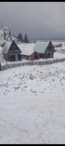Etno katun Mokra tokom zime