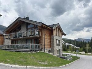 Nespecifikovaný výhled na hory nebo výhled na hory při pohledu z apartmánu + 1 fotografie