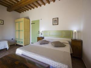 Posteľ alebo postele v izbe v ubytovaní Graceful Holiday Home in Acqualagna with Swimming Pool