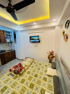 Ліжко або ліжка в номері Luxury 1 RK in New Delhi