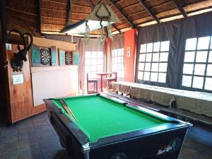 Biliár nebo kulečník v ubytování Rondevue Game Lodge