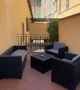 A seating area at Stenghe Stracche