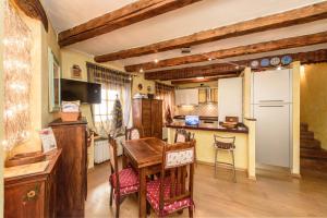 Kuchyň nebo kuchyňský kout v ubytování Joile Maison - In the heart of Aosta