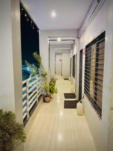 Navsāri的住宿－Hotel Sai Navsari，相簿中的一張相片