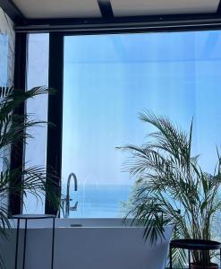 Fotografie z fotogalerie ubytování Luxury Villa Dhermi v destinaci Gjilek