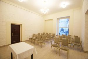 The business area and/or conference room at Vanilla Hostel Wrocław