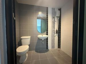 Et badeværelse på Bed-room at Suvarnabhumi Airport - Newly renovated + 24 billeder