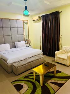 Imagine din galeria proprietății Delano hotel and suites în Benin City
