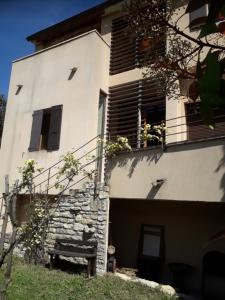 EntrechauxにあるLa maison basseのギャラリーの写真