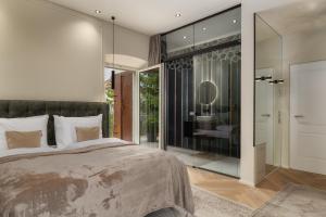 Boutique Hotel by Maier - contactless check-in客房内的一张或多张床位