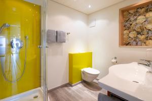 Koupelna v ubytování Ferienhaus Rebhof + 39 fotografií