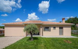 Bygningen som villaen ligger i