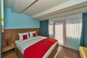 Postel nebo postele na pokoji v ubytování Taksim Istanbul Nis Hotel - Istiklal Street