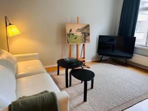 Khu vực ghế ngồi tại STAY Annankatu Apartment