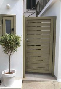 Φωτογραφία από το άλμπουμ του Olive green house στη Σκιάθο Πόλη
