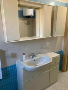 Ένα μπάνιο στο Detjon BnB Vlore +17 φωτογραφίες