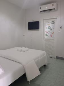 Afbeelding uit fotogalerij van Baan Maruay villa in Ban Tha Kup