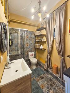 Vannituba majutusasutuses Katrin's House with private parking +44 fotot