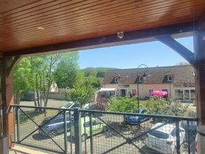 Balkón nebo terasa v ubytování Maison Desfougères & Gîte dortoir 6 chambres du Moulin