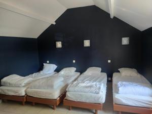 Postel nebo postele na pokoji v ubytování Maison Desfougères & Gîte dortoir 6 chambres du Moulin