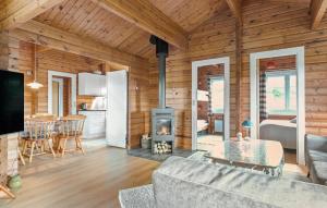 Kuchyň nebo kuchyňský kout v ubytování 3 Bedroom Cozy Home In Sydals