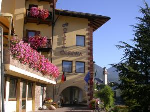 Budova, kde se hotel nachází