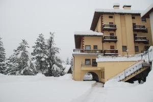 Hotel Corona v zimě