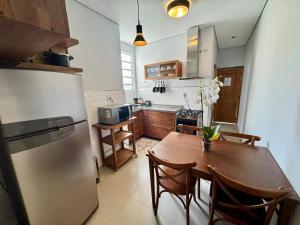 Køkken eller tekøkken på Rustic House with Large Garage - Close to the Beach