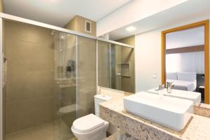 Um banheiro em Holiday Inn Sao Paulo Parque Anhembi by IHG