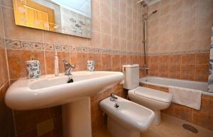 Ένα μπάνιο στο Beach apartment Torrevieja +57 φωτογραφίες