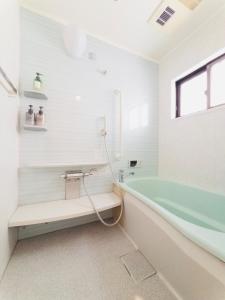 Ένα μπάνιο στο 陽だまりのうたたねこ +34 φωτογραφίες