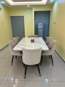 Fotografie z fotogalerie ubytování Homestay Jiejie Putrajaya P16 Wifi Netflix v destinaci Putrajaya