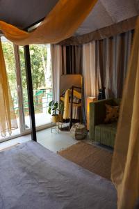 Gallery image of Apricot Luxury Tent Retreat in Majkhali in Chaubattia