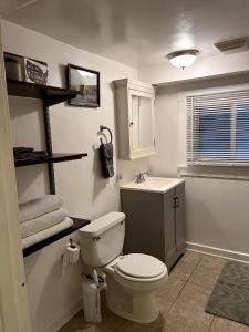 Kuchyň nebo kuchyňský kout v ubytování Comfy Garden Suite in Andersonville