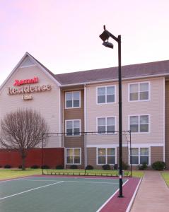 Теннис и/или сквош на территории Residence Inn by Marriott Oklahoma City South или поблизости