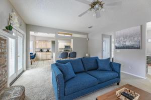 Χώρος καθιστικού στο Rococo Retreat