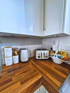 Φωτογραφία από το άλμπουμ του Luxury 3-Bed w- garden & game Room 5 mins from Chester σε Saltney