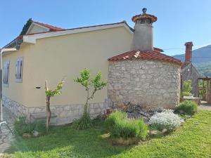 Zahrada ubytování Vacation home Marinići