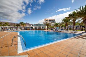 Πισίνα στο ή κοντά στο Sun and Beach Bahia Feliz 2