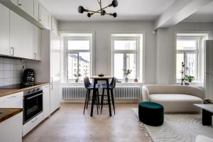 Dapur atau dapur kecil di Heart of Södermalm Walk to Everything - 2Bed Apart +27 gambar