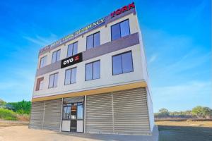 Budova, kde se hotel nachází + 21 fotografií